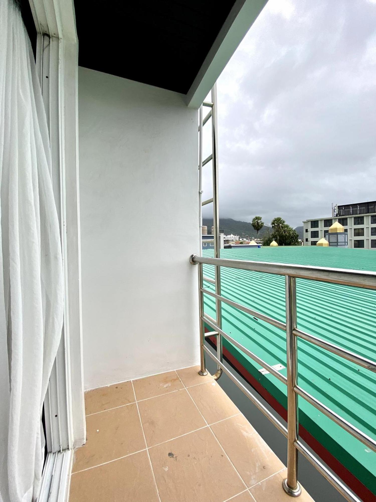 Sunray Beach Hotel Patong Exteriör bild