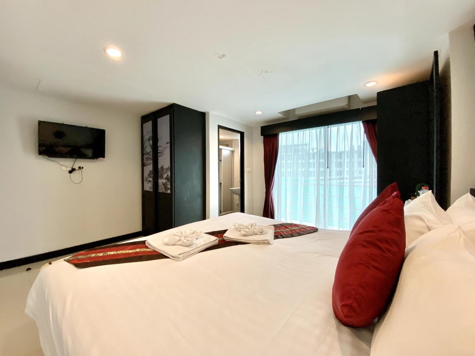 Sunray Beach Hotel Patong Exteriör bild