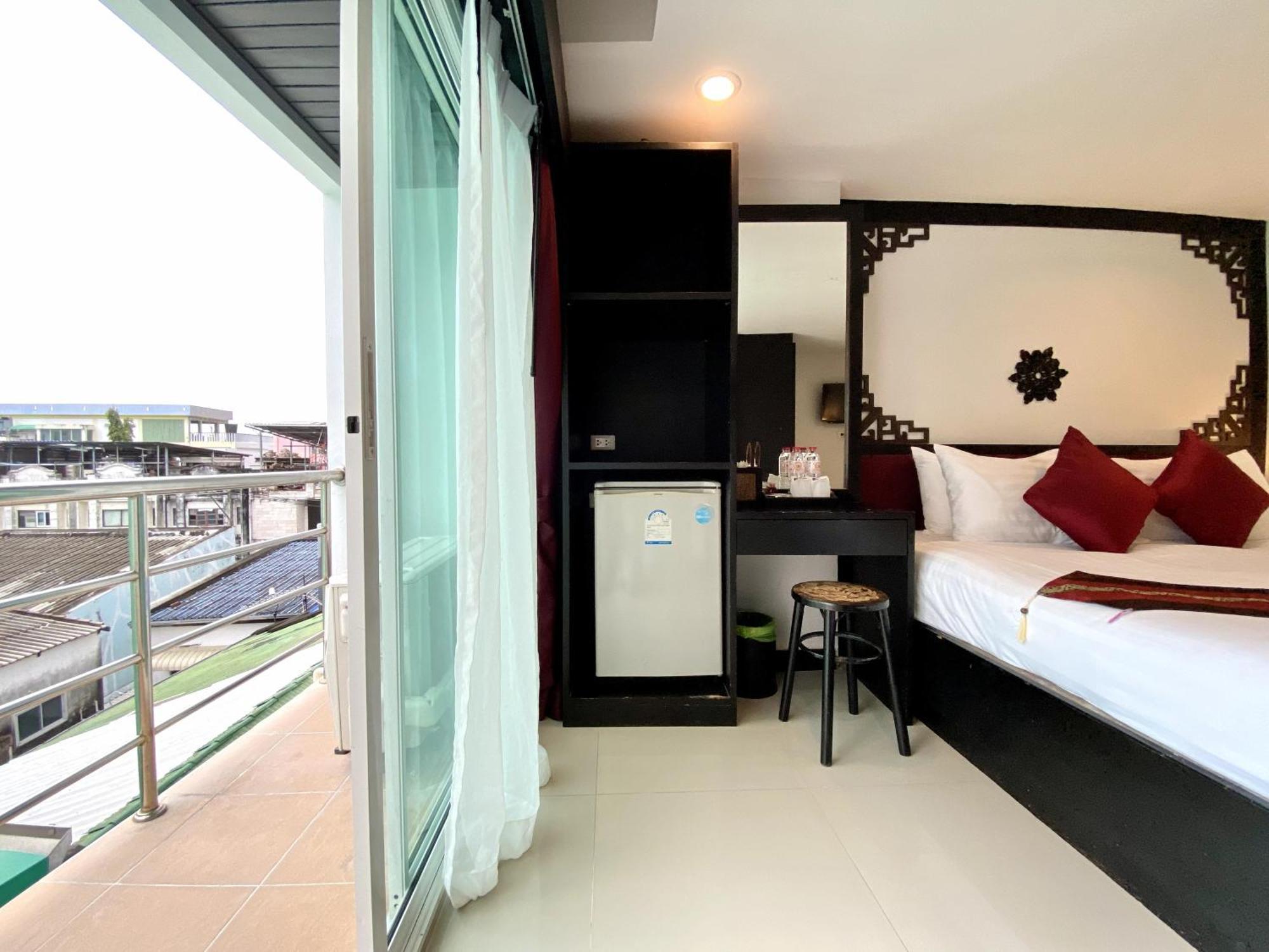 Sunray Beach Hotel Patong Exteriör bild