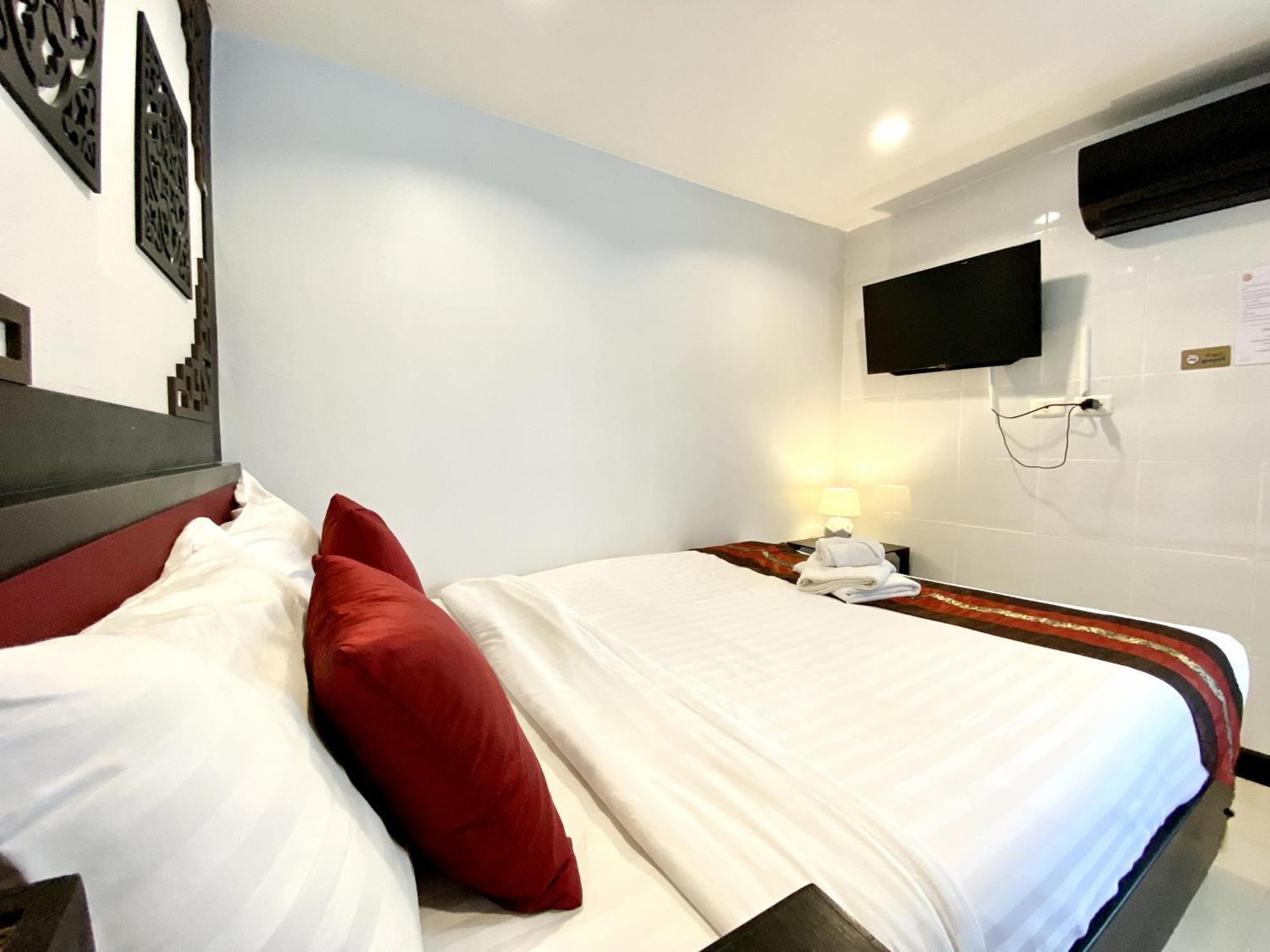 Sunray Beach Hotel Patong Exteriör bild