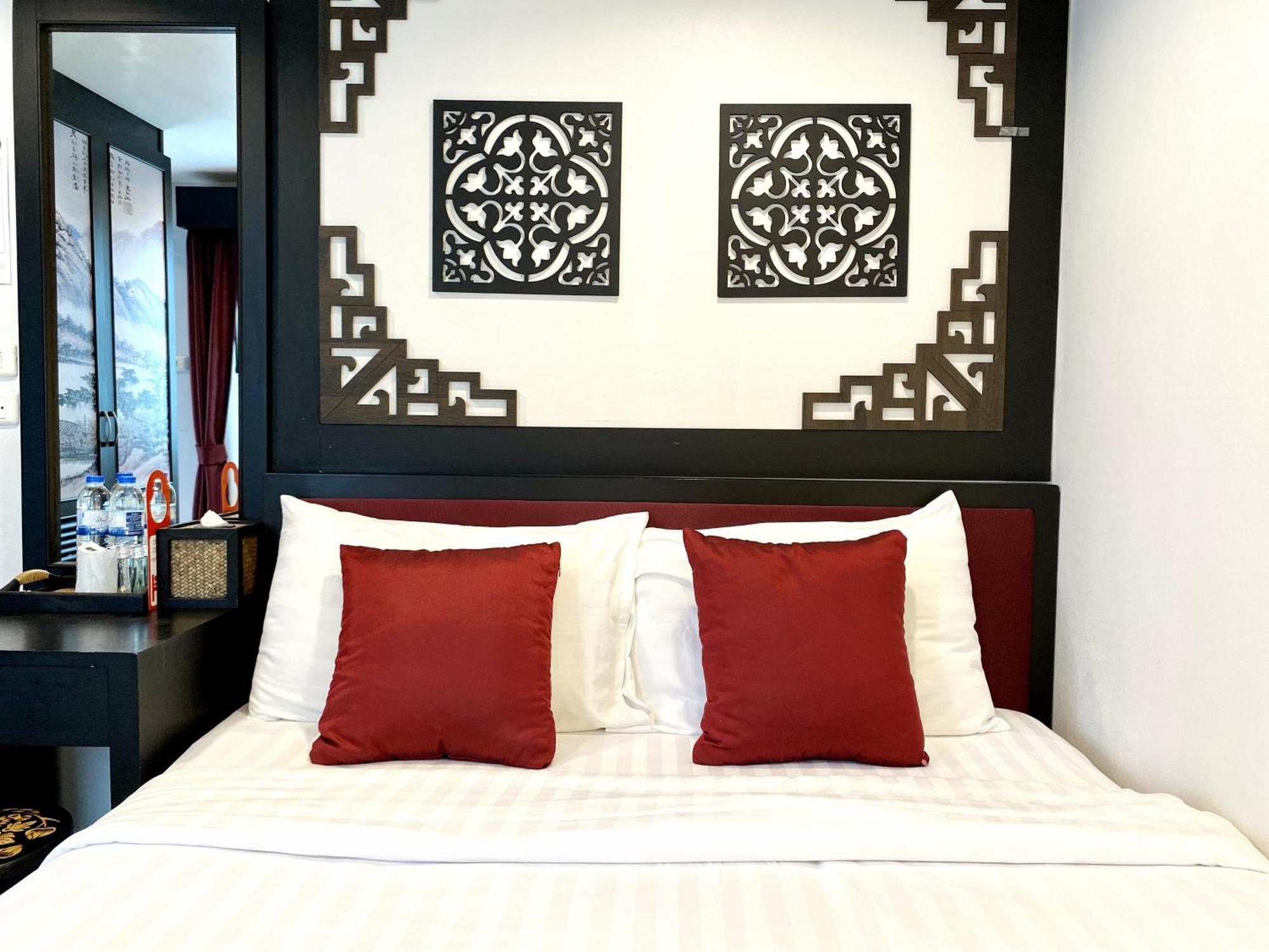 Sunray Beach Hotel Patong Exteriör bild