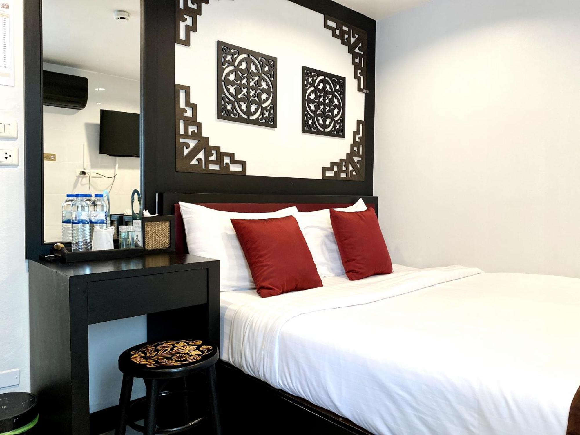 Sunray Beach Hotel Patong Exteriör bild