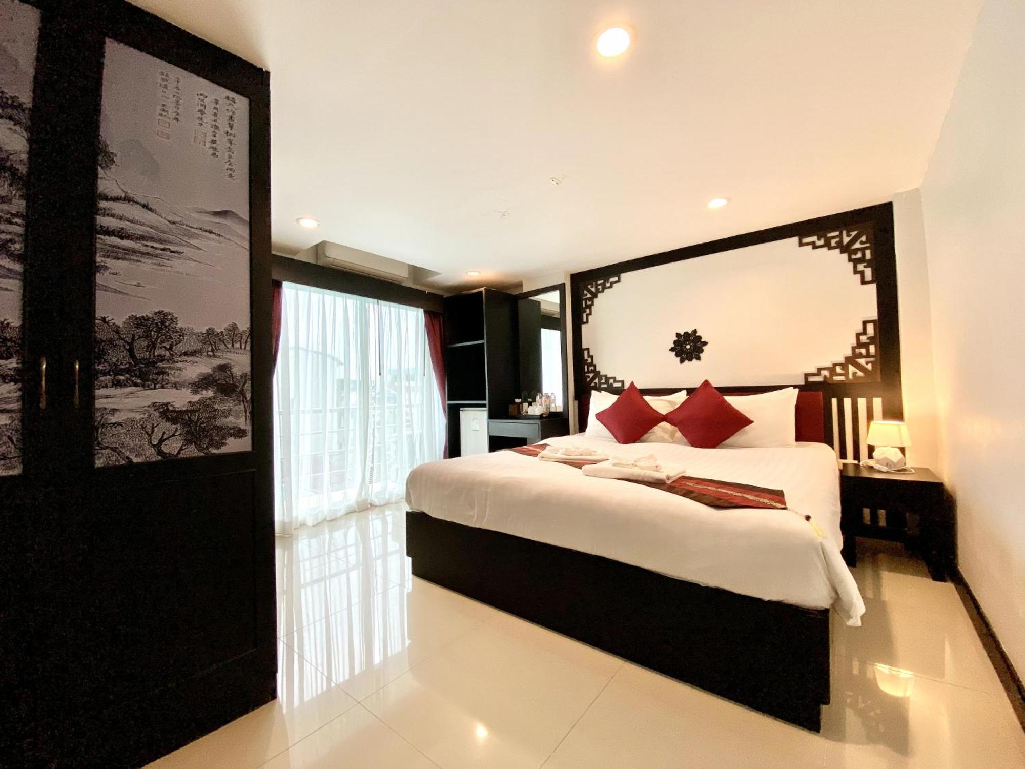 Sunray Beach Hotel Patong Exteriör bild